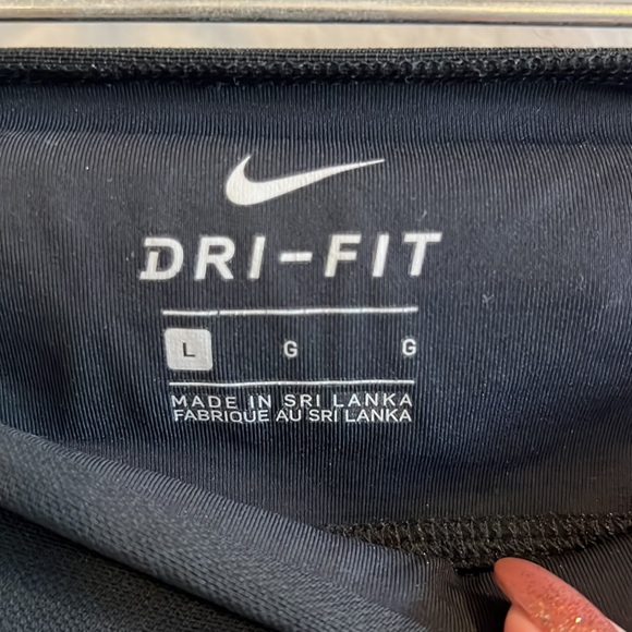 Black Nike Dri-fit Women’s Leggings with cutouts - Picture 4 of 4